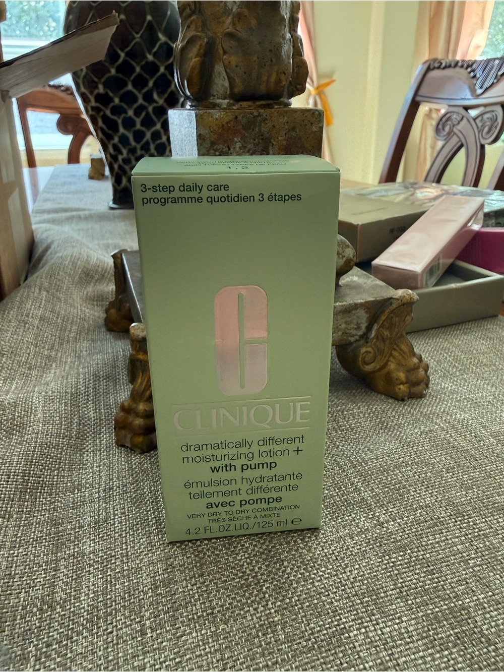 Clinique Dramatically Different Moisturizing Lotion+ with Pump - Mint Green